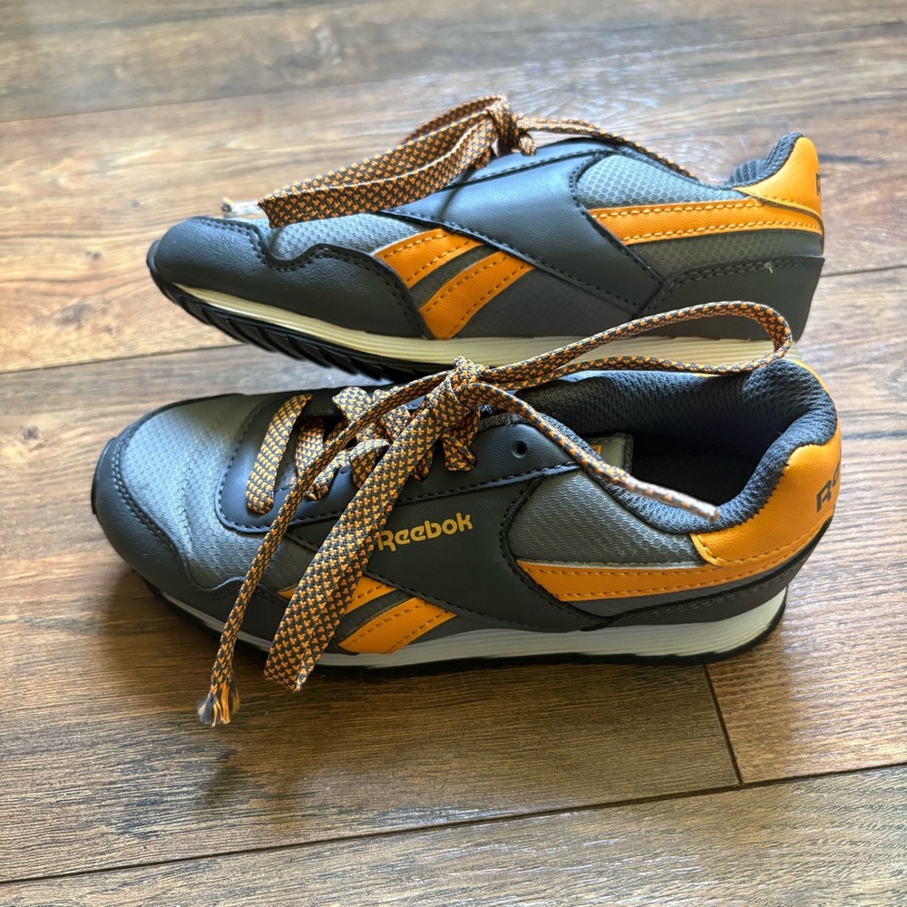 Children’s Reebok Charcoal and Mustard Athletic Shoes Size 12 Free Shipping - Picture 3 of 8